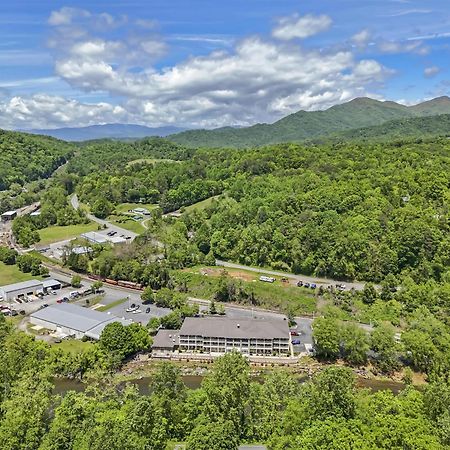 Best Western Plus River Escape Sylva / Dillsboro Eksteriør billede