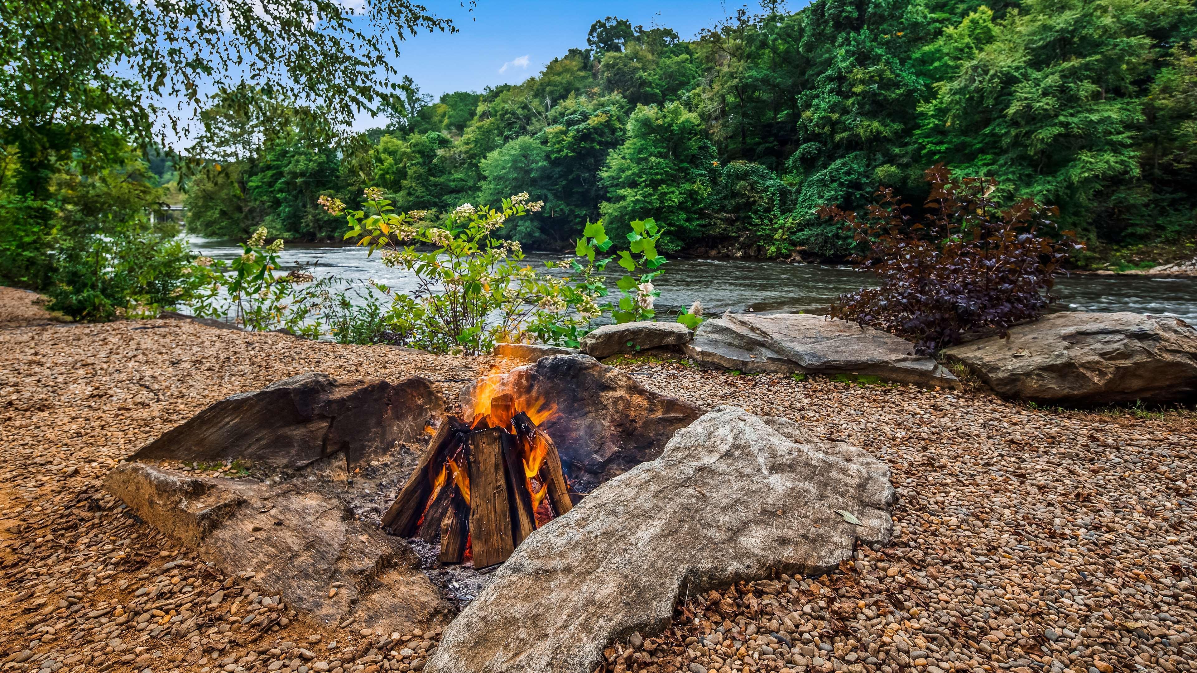 Best Western Plus River Escape Sylva / Dillsboro Eksteriør billede