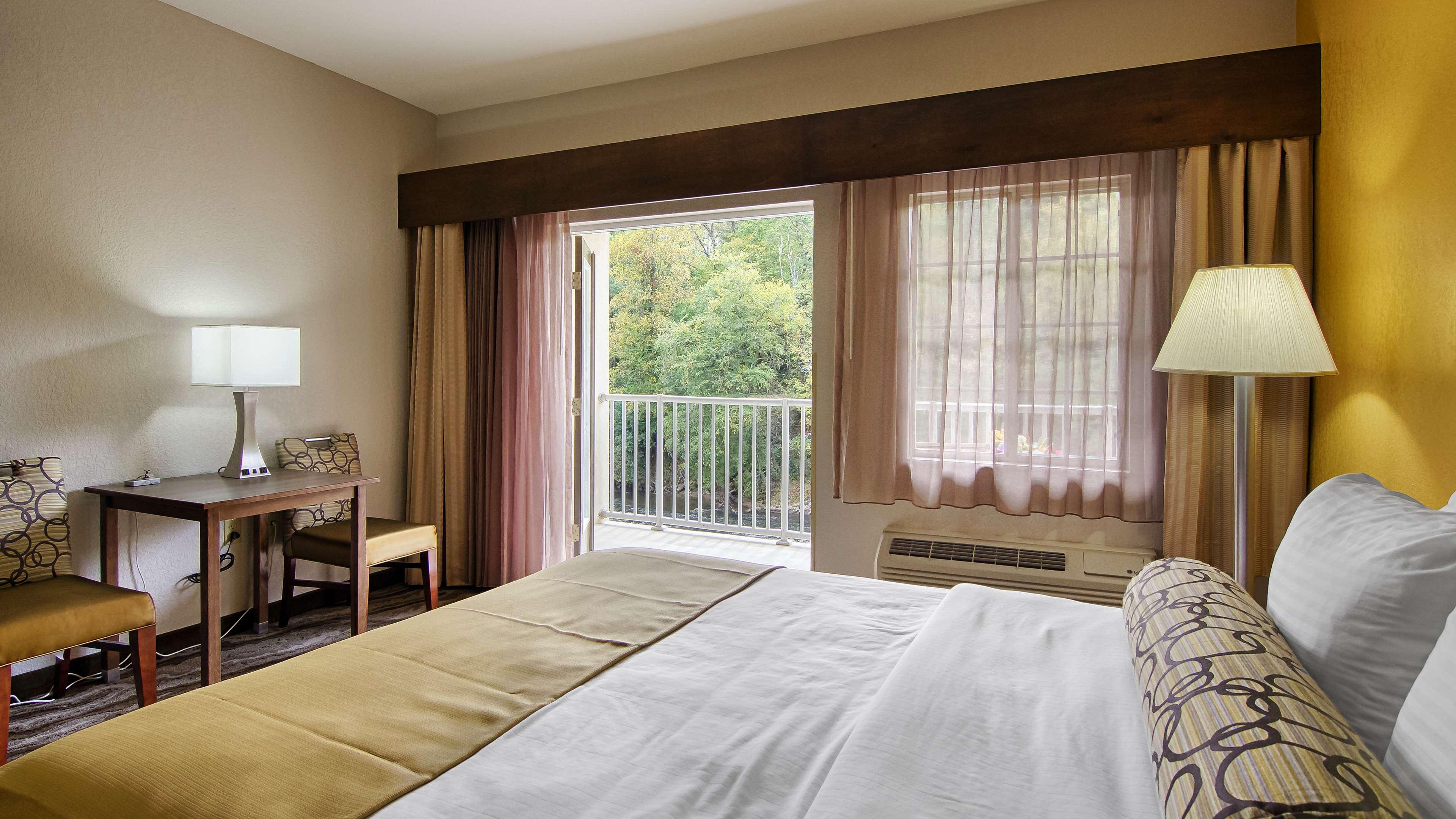 Best Western Plus River Escape Sylva / Dillsboro Eksteriør billede