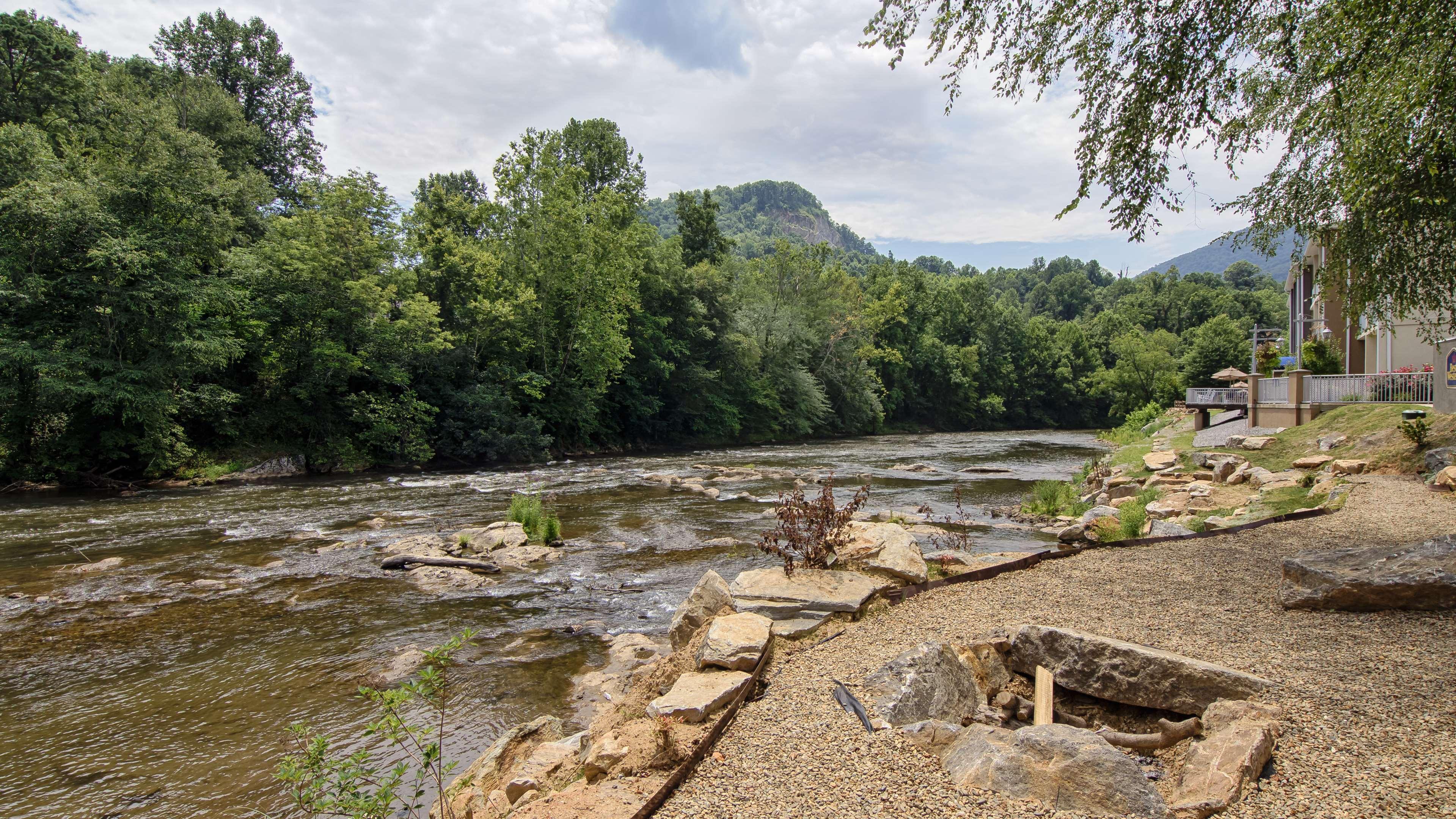 Best Western Plus River Escape Sylva / Dillsboro Eksteriør billede