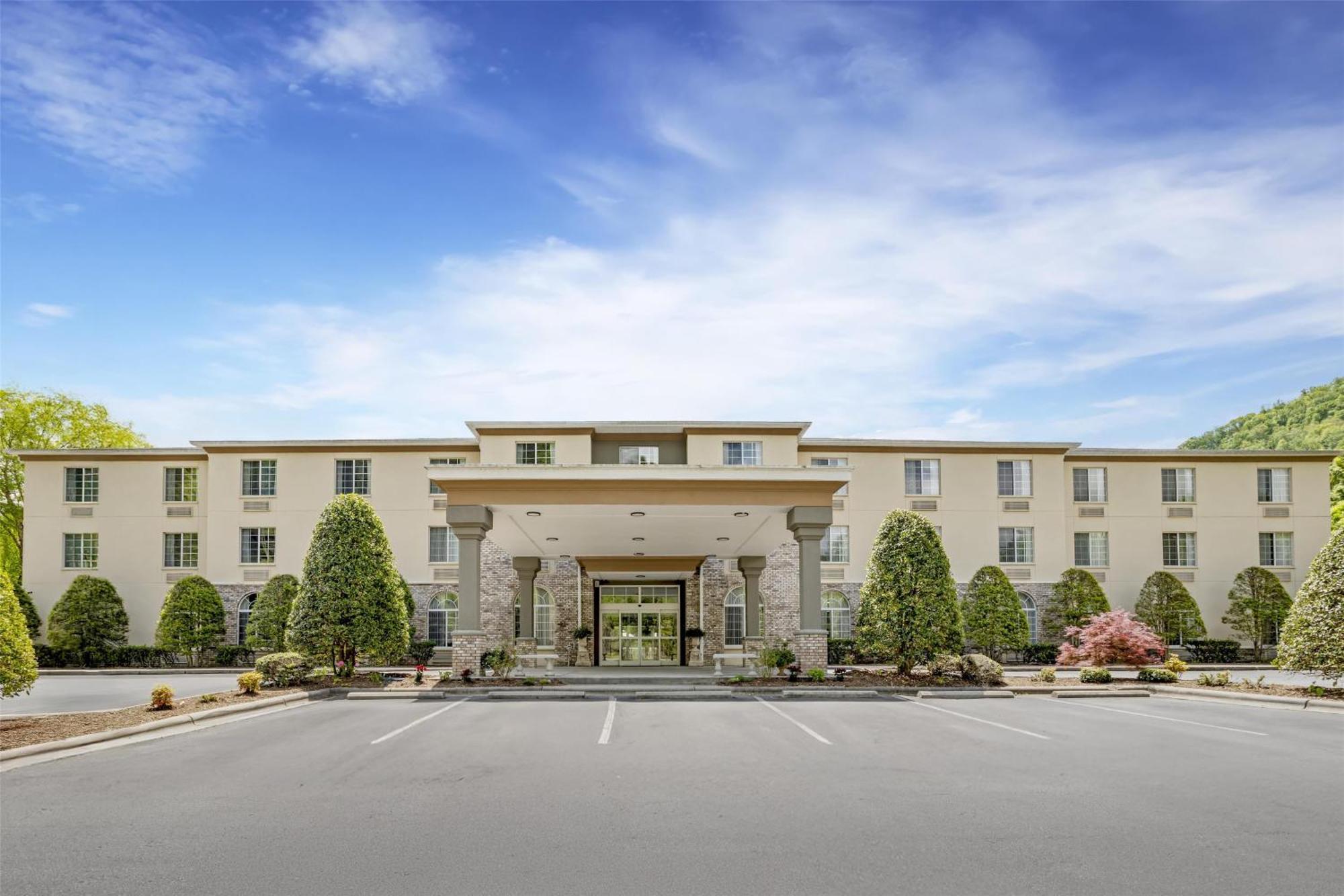 Best Western Plus River Escape Sylva / Dillsboro Eksteriør billede
