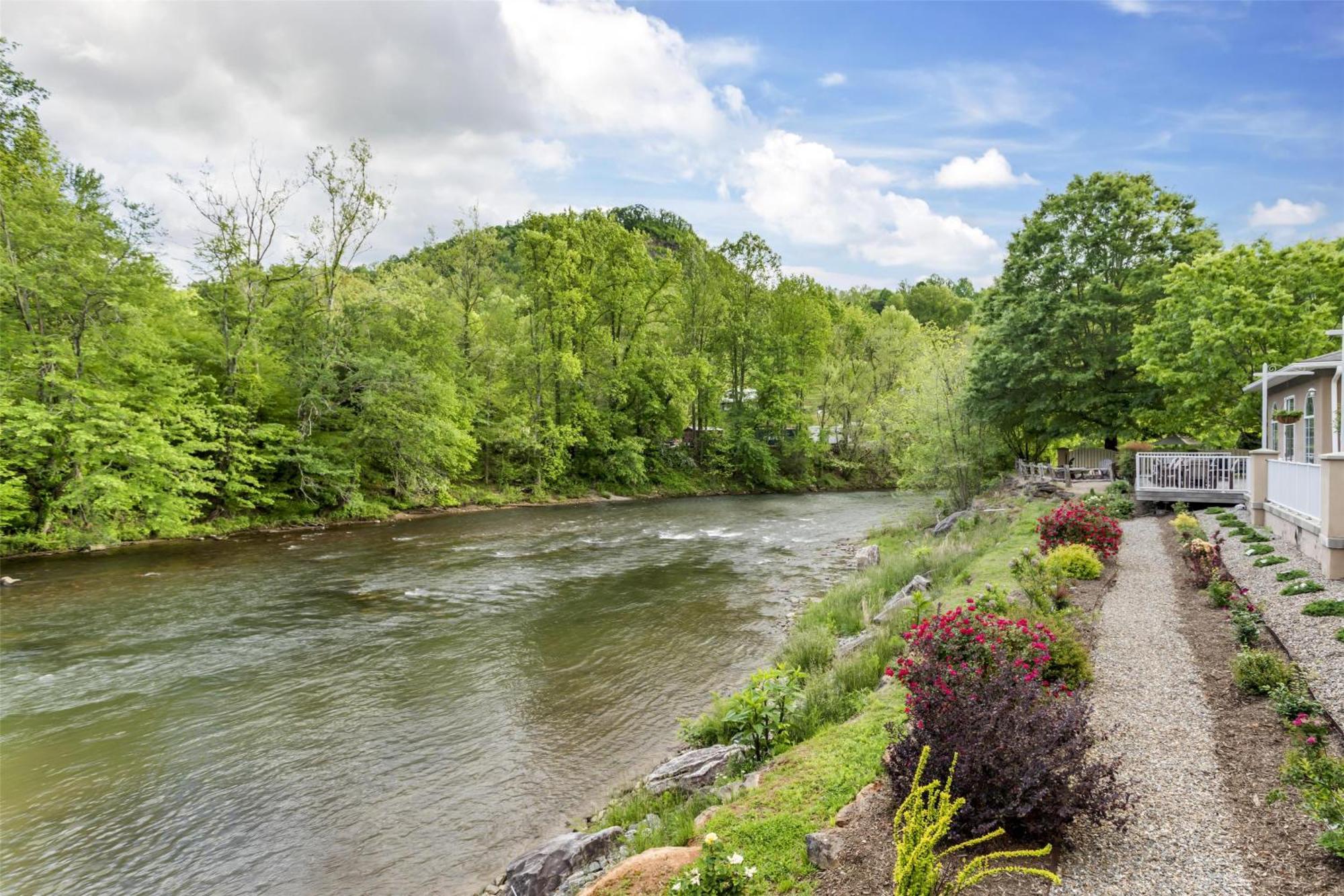 Best Western Plus River Escape Sylva / Dillsboro Eksteriør billede